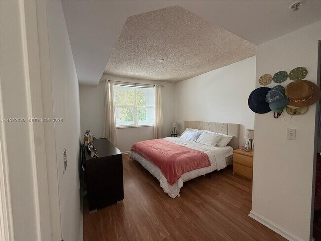 Photo - 17145 N Bay Rd Unit 4313