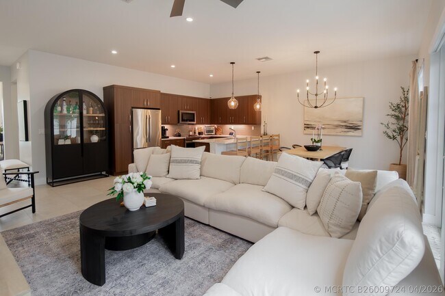 918 St George Blvd