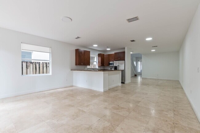 Photo - 3133 Hibiscus St