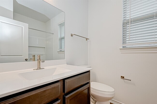 Photo - 1308 Tan Gable Ln