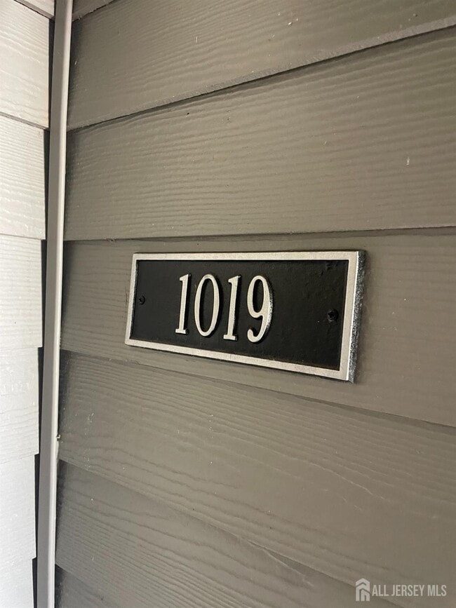 Photo - 1019 Ravens Crest Dr