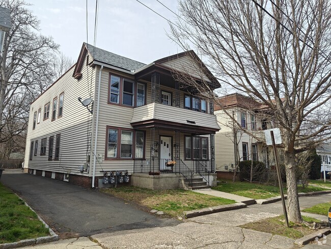 Building Photo - 102 Anthony St Unit 2L Rental