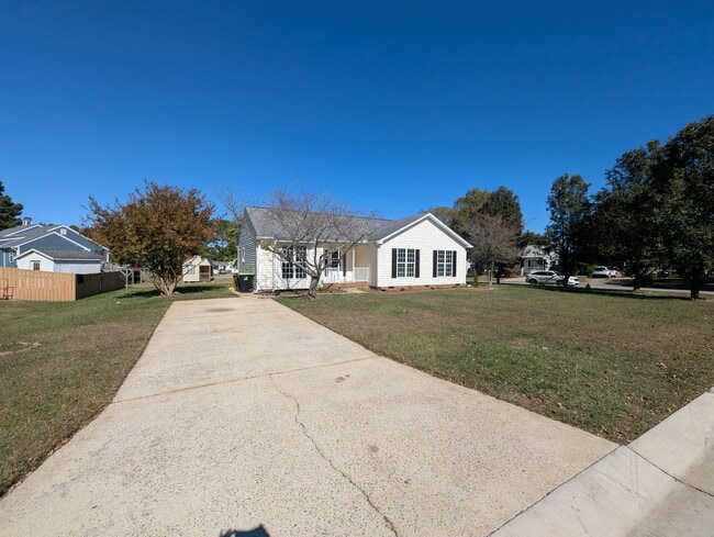 Gran lote de esquina - 417 Flagg Rd