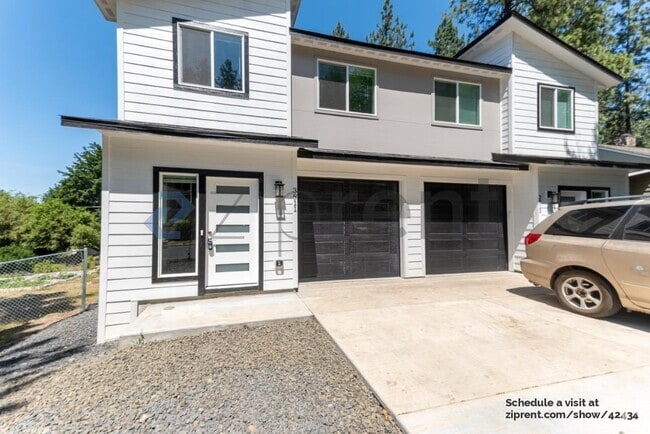 Building Photo - 3811 E 12th Ave Rental