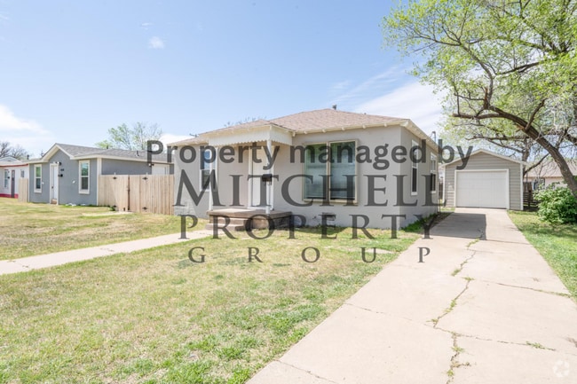 Building Photo - Welcome to 4116 Monroe! This beautiful com... Rental