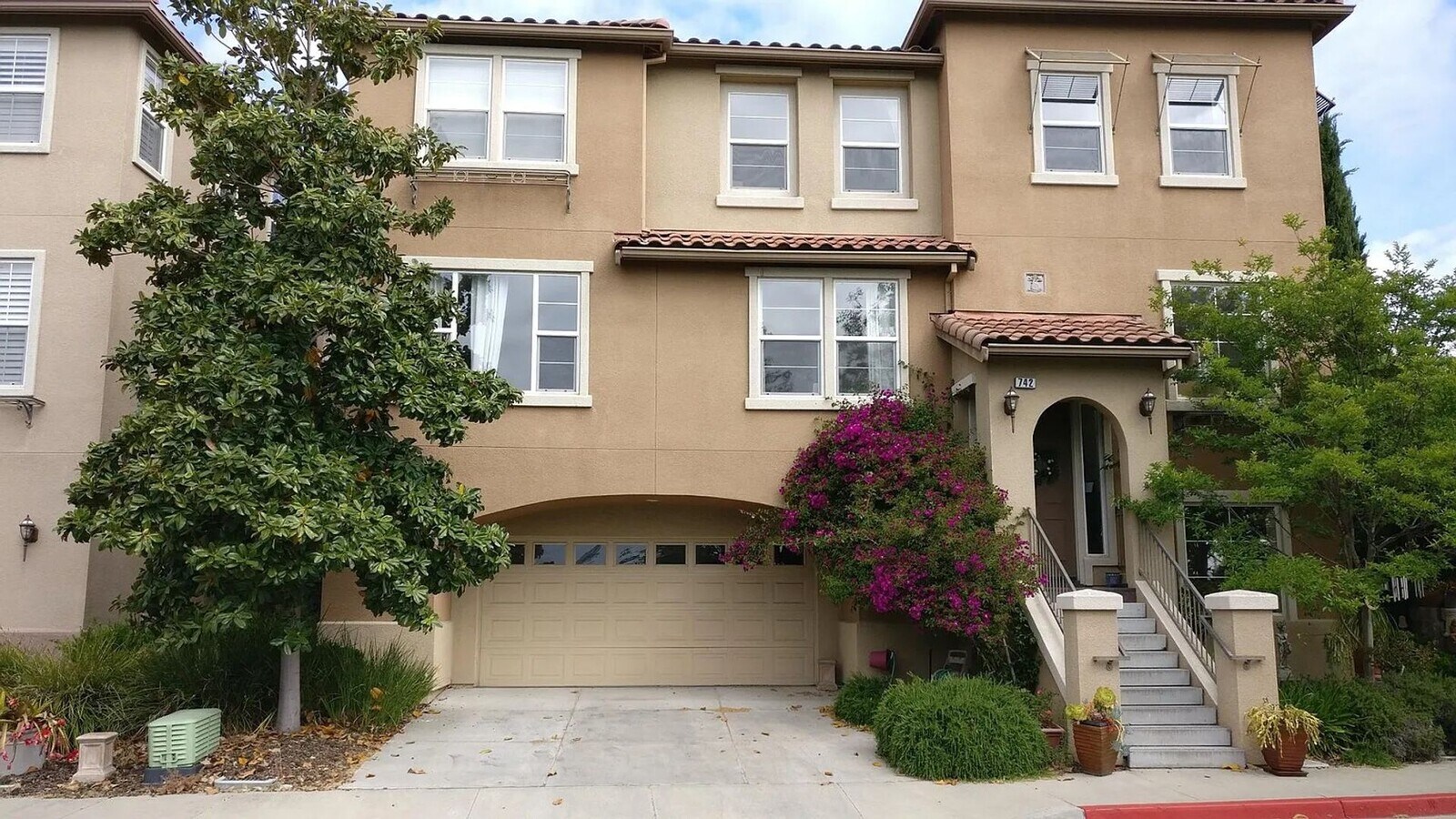 This beautiful home is nested on a corner ... - This beautiful home is nested on a corner ...