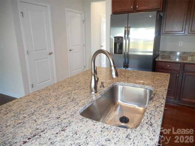 Photo - 322 Willow Wood Ct