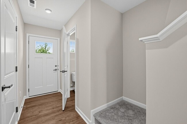 Photo - 1042 Westergard Wy