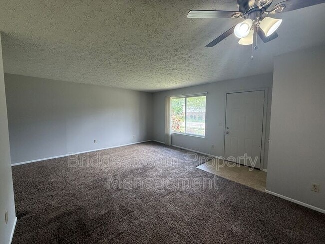 Photo - 1181 Redbluff Dr