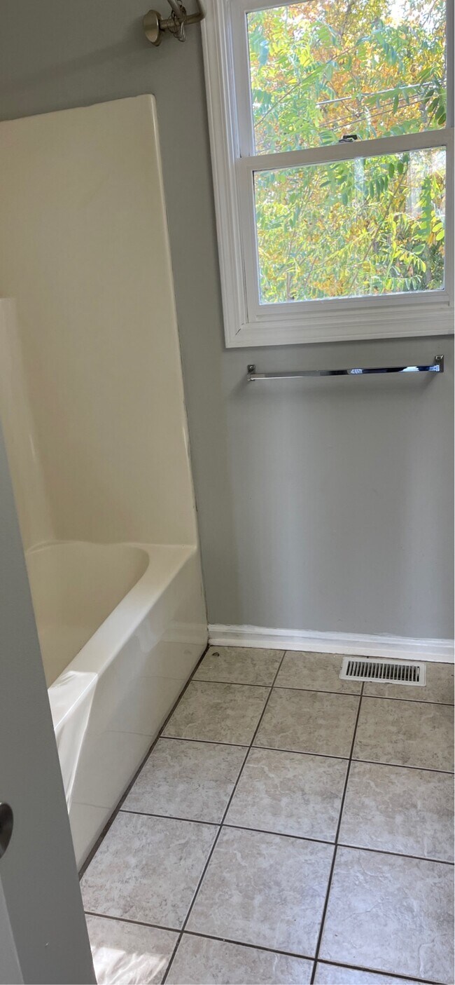 Photo - 1050 Scarlett Ln