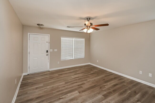 Photo - 10811 Carstairs St