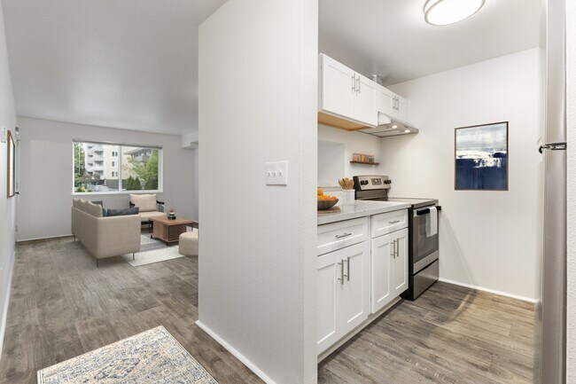 Photo - Hillcourt Apartments