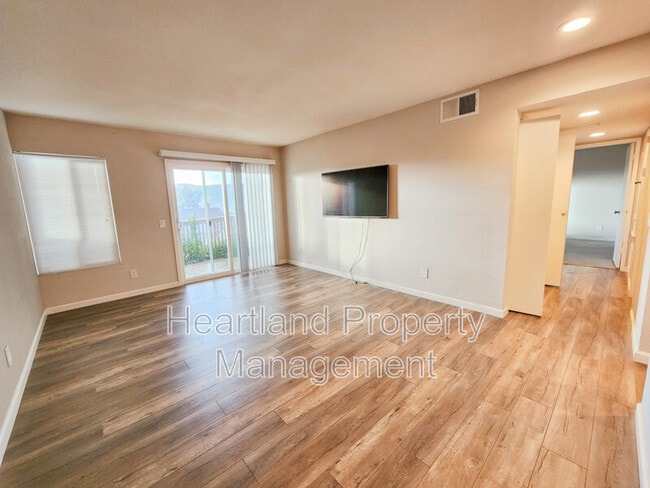 Photo - 906 S Rancho Santa Fe Rd Unidad #D