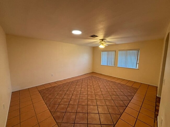Photo - 2087 S 9th St
