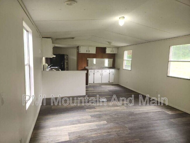 Photo - 26 Misty Mountain Way