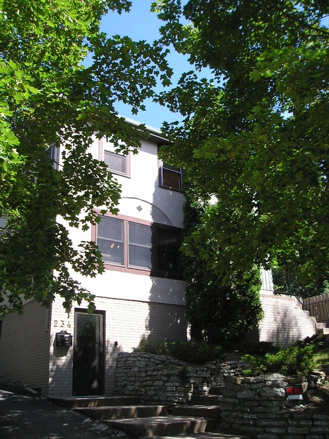 Own Front Entrance to Top Level - 234 Clermont St Unit 3