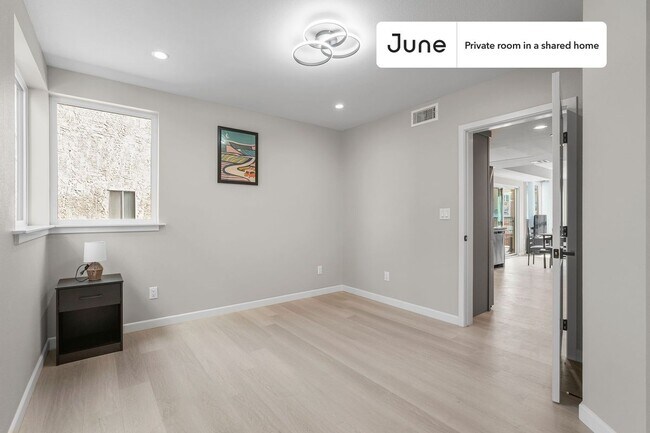 Room in Shared 5 bed/5 bath home in Boyle Heights