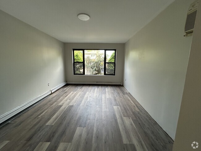 Building Photo - 170 Detroit Ave Unit 1 Rental