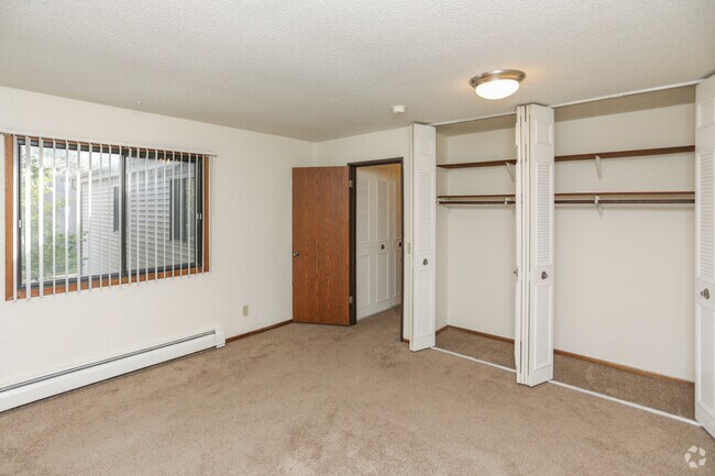 1BR, 1BA - 782SF - Shadow Green Apartments