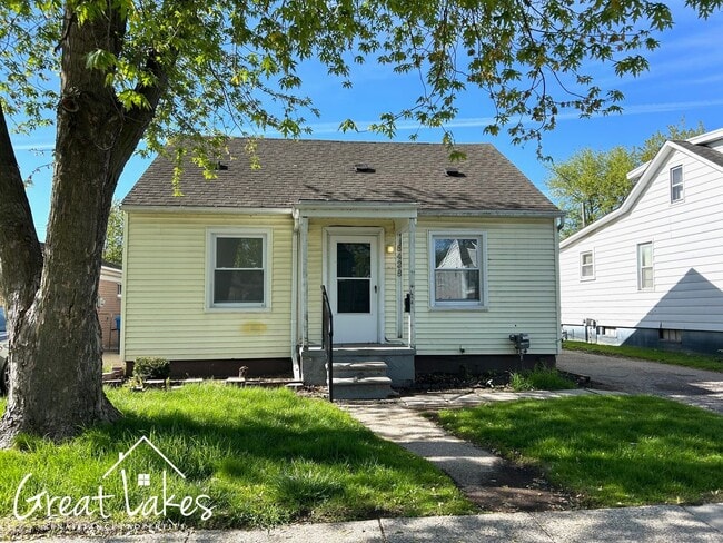Building Photo - Charming 3 Bedroom 1 Bathroom now available for rent