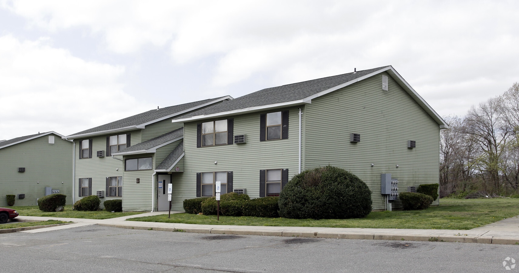 Photo - Millstream & Maplewood Apartments