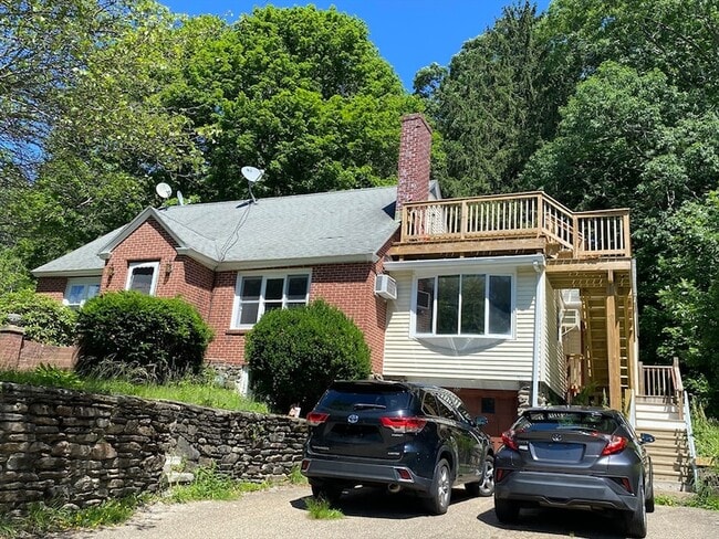 Building Photo - 30 Beechmont St