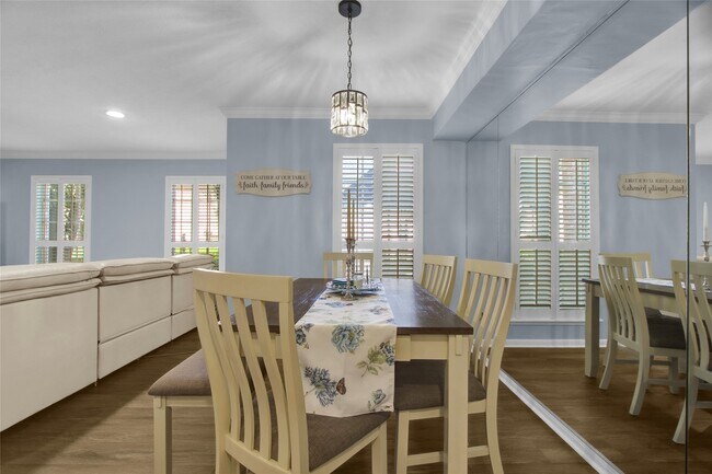 Photo - 351 N Post Oak Ln Unit True