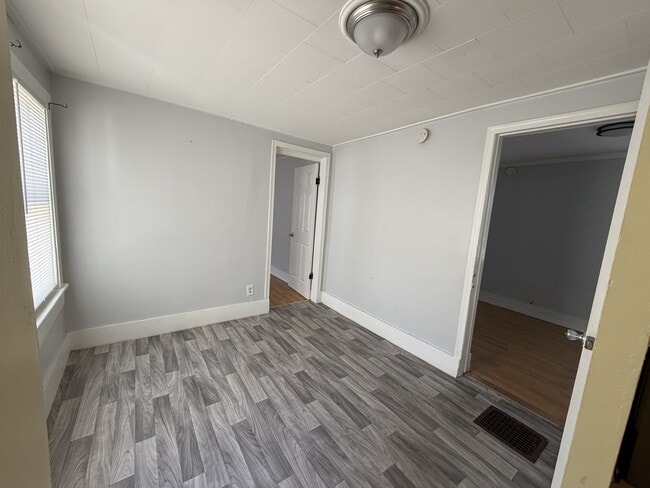 Photo - 658 Smith St