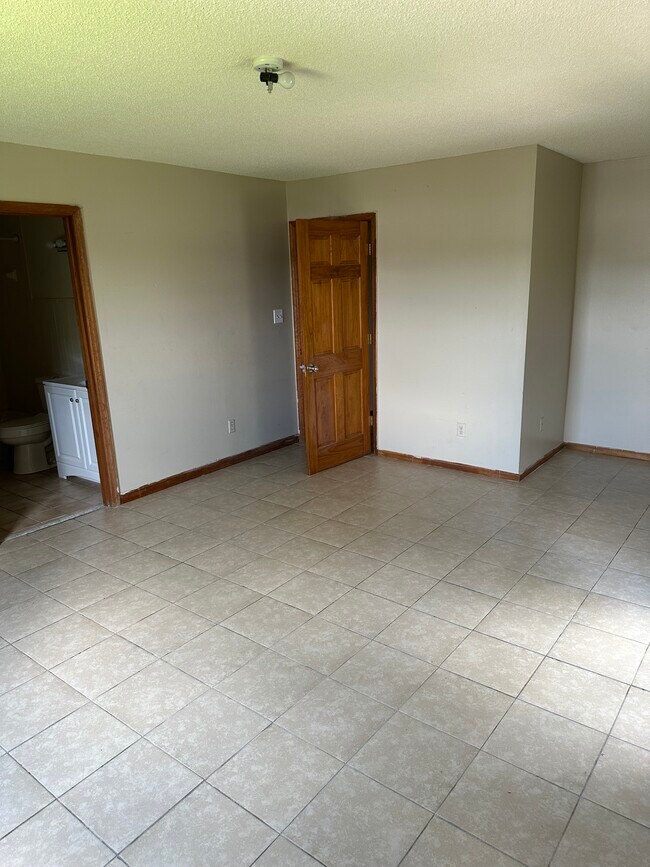 Photo - 51 Arkwright Ln Unit B
