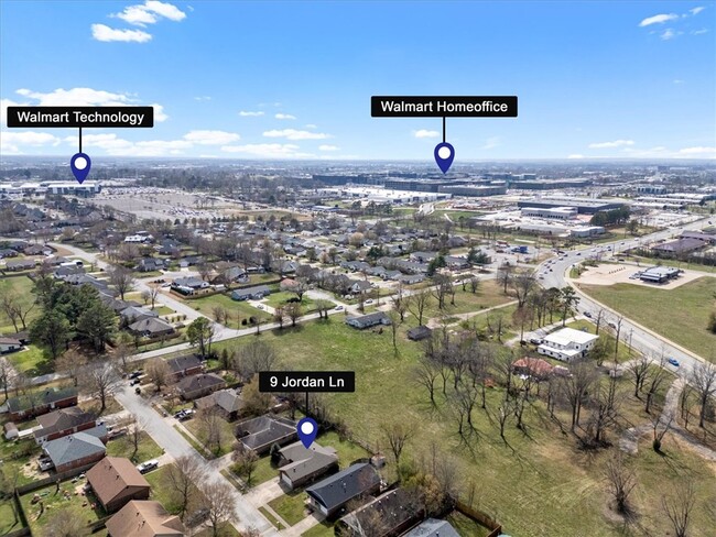 Building Photo - 9 Jordan Ln