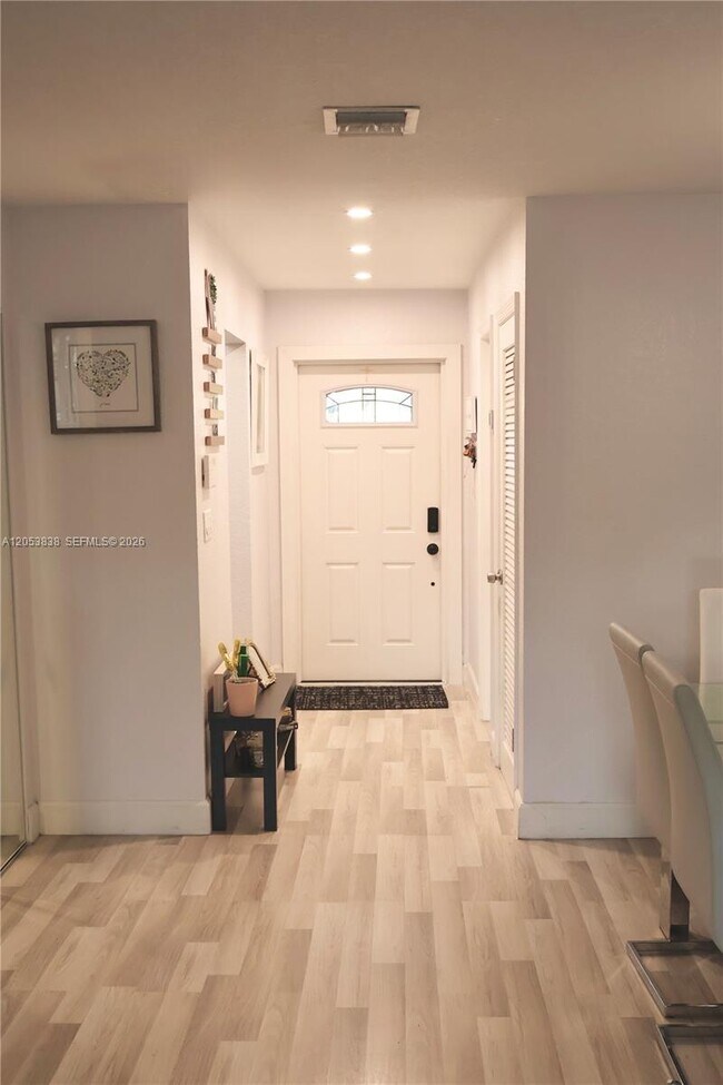 Photo - 1315 Hampton Blvd