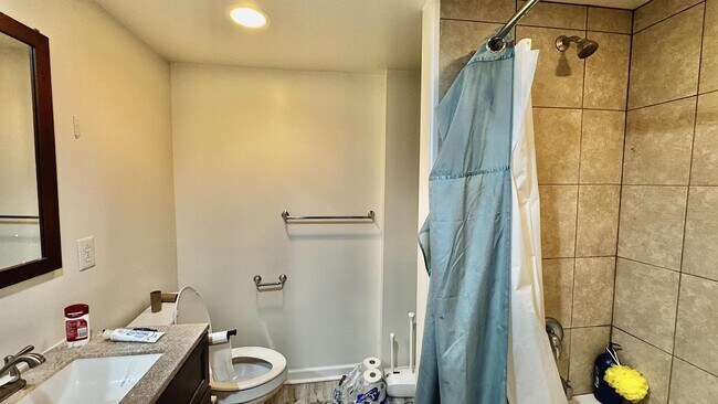 Photo - 102 Lucas Dr