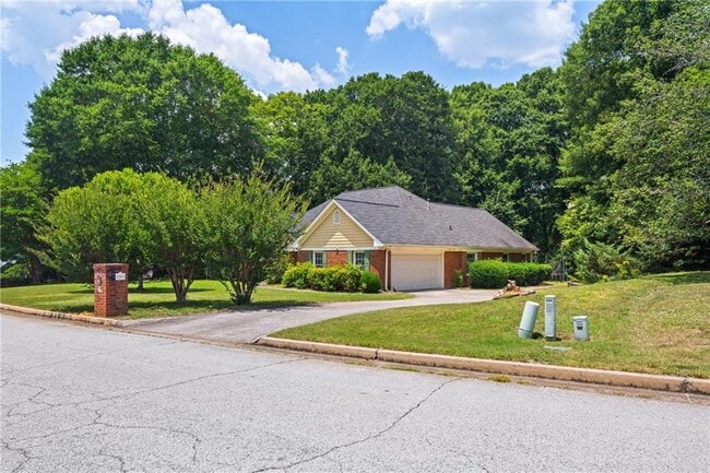 Photo - 2902 Bridle Creek Dr SW