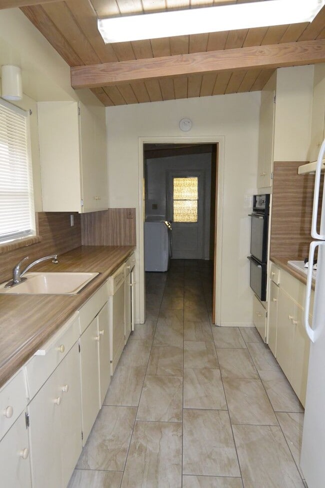 Photo - 108 N Crenshaw St