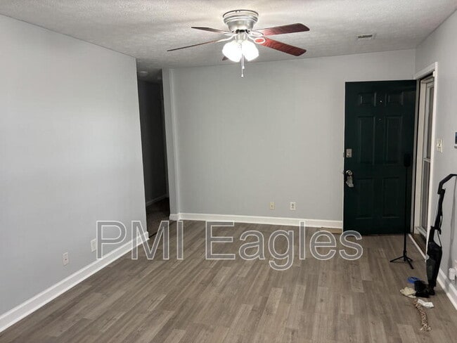 Photo - 1140 Timothy Ave