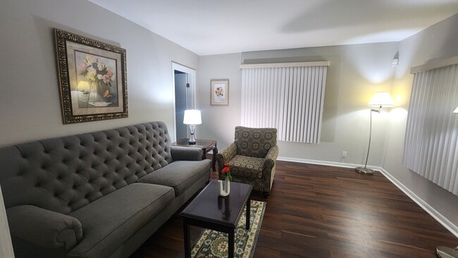 Photo - 2215 Albion St Unidad Full House