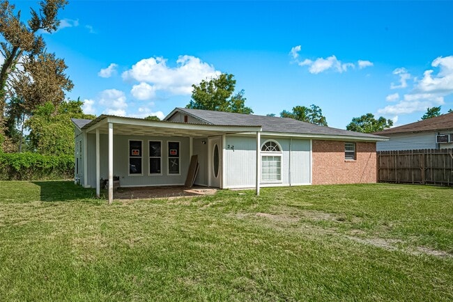Photo - 227 N Austin Dr