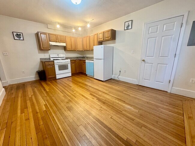 Photo - 1615 Commonwealth Ave Unit 11