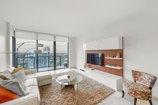 Photo - 68 SE 6th St Unidad 3006