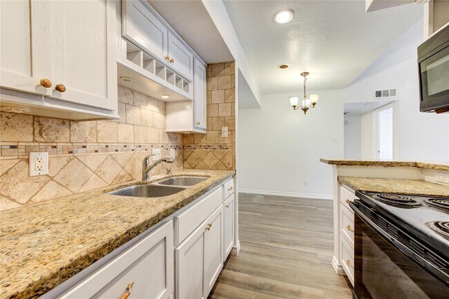 Photo - 10202 Forum Park Dr Unit 256