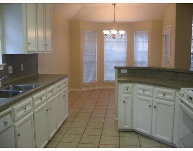 Photo - COZY BRICK HOME IN CONVENIENT LOCATION, NEAR SCHOOLS!