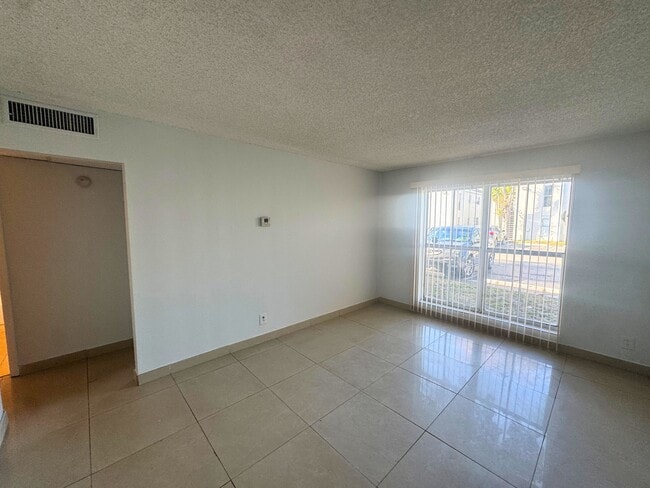 Photo - 4423 Treehouse Ln