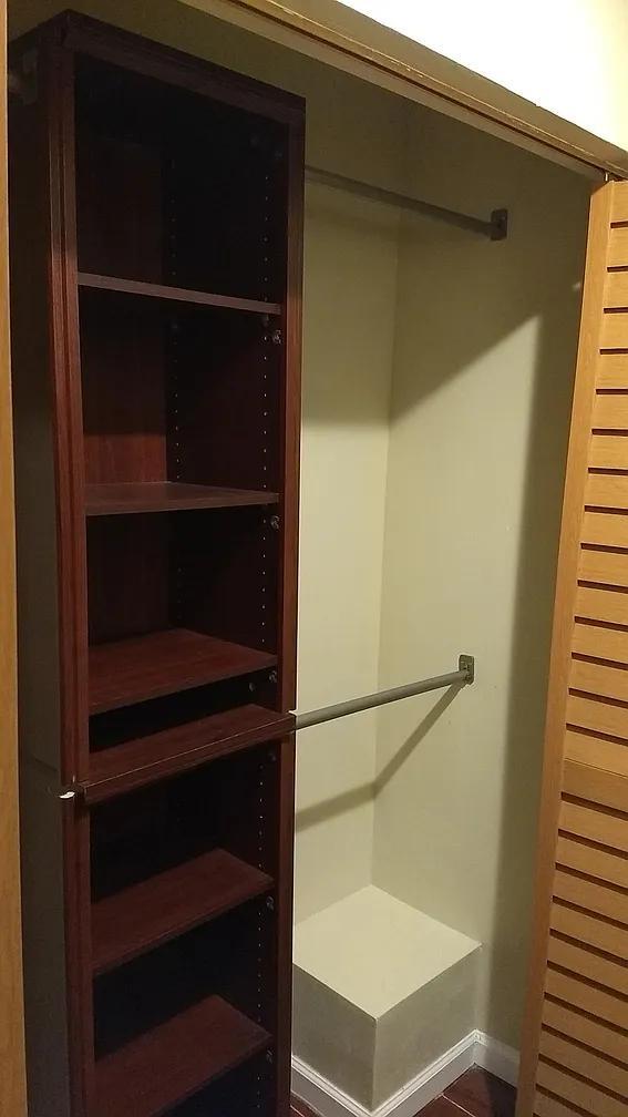 Armario - 8360 SW 122nd St Unidad 1