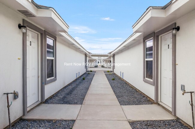 Photo - 3605 Fuerte Ave Townhome