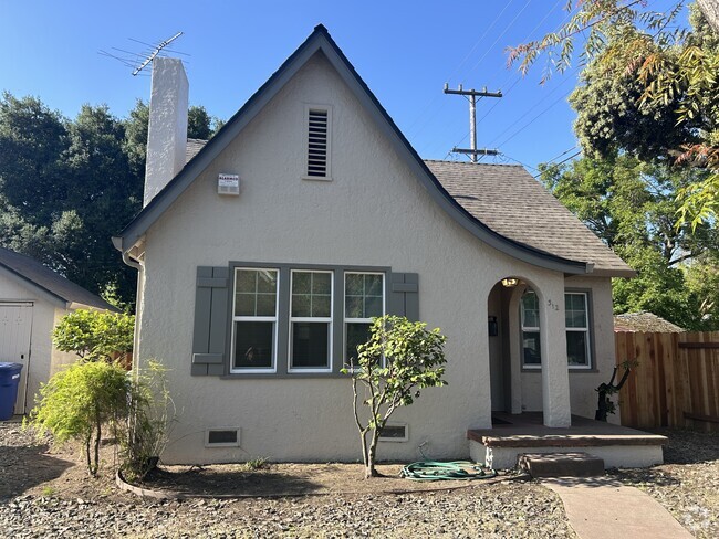 Building Photo - 312 W Morris Ave Rental