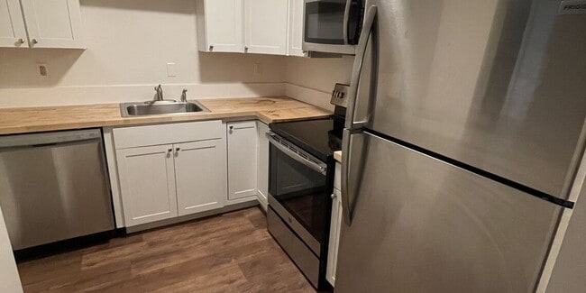 Building Photo - Highland Meadows Unit 207