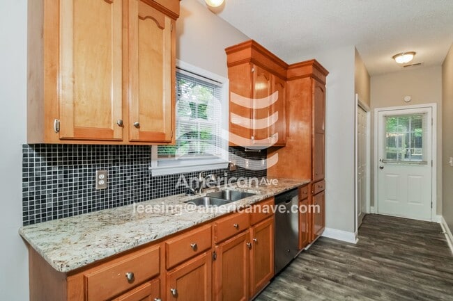 Photo - 287 Elmwood Blvd