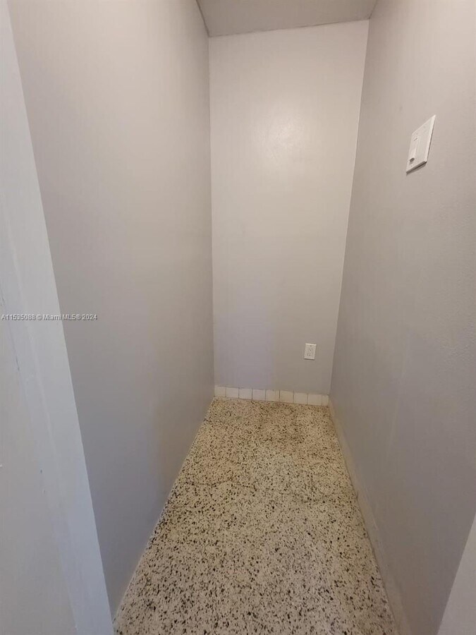 Photo - 200 SE 3rd St Unit 2