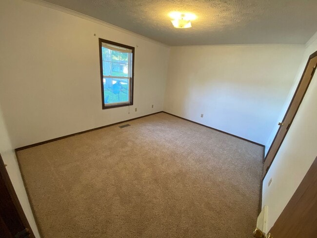 Photo - 2 bedroom with garage!