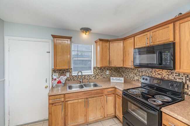 2231 Bryan St